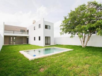 Casa · 345m² · 3 Recámaras · 4 Estacionamientos · Casa en Dzityá