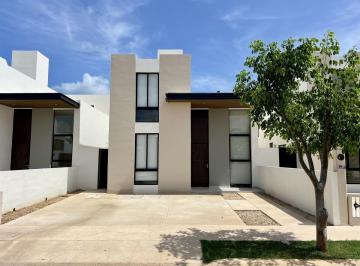 Casa · 169m² · 3 Recámaras · 2 Estacionamientos · Casa en Venta en Cholul, Mérida Yucatán