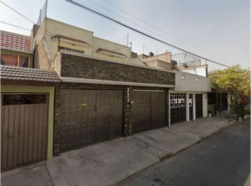 Casa en Venta de 5 habitaciones Valle de Aragon 1ra Secc · Casa en Venta en Col Valle de Aragon 1a Seccion Cd Nezahualcoyotl