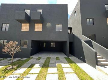 Departamento de 3 habitaciones, Querétaro · Rento Pb Duplex en La Sierra con Amplio Jardin 3 Recamaras 3 Baños 2 Autos
