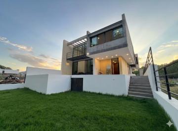 Casa · 564m² · 6 Recámaras · 6 Estacionamientos · Casa en Venta Mariano Otero, Los Robles