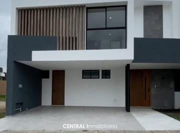 Fachada · Casa en Venta en Lomas de Angelopolis II Parqueviena | 3 Recámaras con Baño en Suite