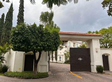 Casa de 3 habitaciones, Zapopan · Casa en Renta Santa Fe Zapopan
