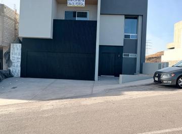 Casa Venta 269m² de 4 habitaciones · Casa en Venta Zona Valles Frente a Parque 3 Niveles Vistas Panoramicas