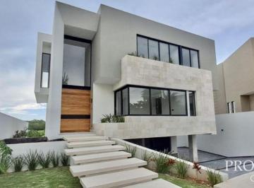 Casa en Venta de 4 habitaciones Cancún · Casa en Venta en Puerto Cancún