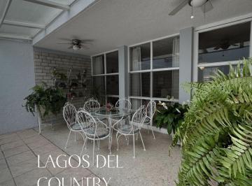 Casa de 4 habitaciones, Zapopan · Casa en Venta | Lagos del Country