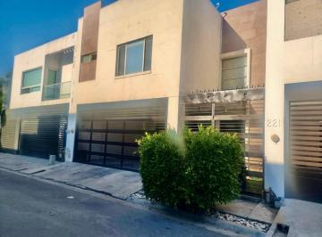 Casa de 3 habitaciones, Monterrey · Casa en Renta en Col. Cumbres Elite Sector Villas en Monterrey
