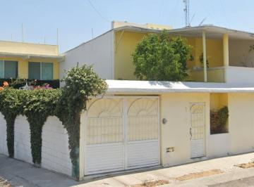 Casa de 3 habitaciones, Corregidora · Venta de Casa en Candiles Queretaro