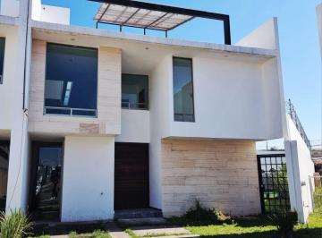 Casa de 4 habitaciones, Mineral de la Reforma · Casa en Venta en Residencial Los Cedros Mineral de La Reforma