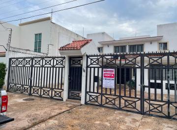 Casa · 250m² · 5 Recámaras · 40 Estacionamientos · Casa en Renta en Campeche Av Universidad