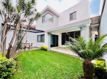 Casa de 4 habitaciones, Cuernavaca · Casa con Jardín Propio Al Norte de Cuernavaca en Ahuatlan