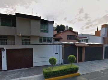 Casa de 4 habitaciones, Coyoacán · "Venta Casa en Paseo del Bosque Coyoacán en Recuperación Hipotecaria!