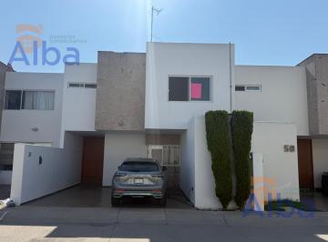Casa · 184m² · 3 Recámaras · 2 Estacionamientos · Casa en Venta en La Querencia 304