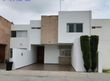 Casa · 184m² · 3 Recámaras · 2 Estacionamientos · Casa en Venta en La Querencia 304
