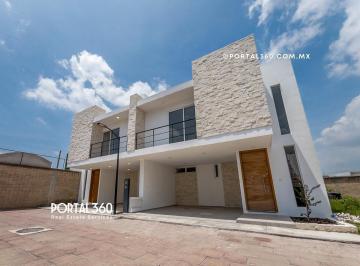 Casa · 235m² · 3 Recámaras · 2 Estacionamientos · Casa Santiago Momoxpan, 712, 72774 San Pedro Cholula, Pue.