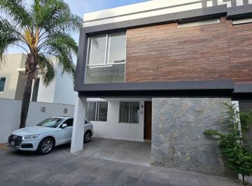Casa de 4 habitaciones, Zapopan · Casa Nueva Super Ubicación