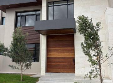 Casa en condominio de 4 habitaciones, Querétaro · Espectacular Casa Nueva en El Campanario