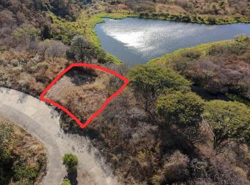 Hermosa vista al lago · Construye La Casa de Tus Sueños Frente Al Lago!