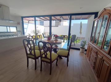 Casa · 300m² · 3 Recámaras · 3 Estacionamientos · Casa de un Piso en Venta Zibata Queretaro