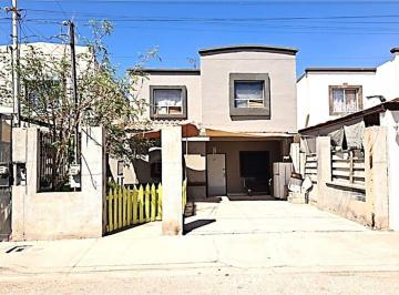Casa de 2 habitaciones, Mexicali · Se Vende Casa de Dos Niveles