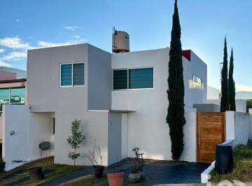 Casa · 165m² · 3 Recámaras · 2 Estacionamientos · Casa en Venta/renta en Senderos de Monte Verde
