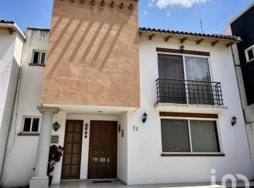 Casa · 155m² · 3 Recámaras · 3 Estacionamientos · Casa en Venta Dentro de Privada en Paseo de Amsterdam, Tejeda, Corregidora