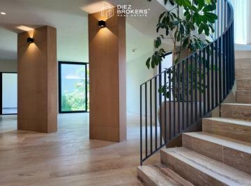 Casa de 3 habitaciones, Zapopan · Casa en Venta - Virreyes Residencial, Zapopan.