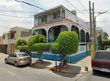 1 · Casa en Venta en Ejercito de Oriente, Iztapalapa - 6 Recámaras, Entrega Inmediata