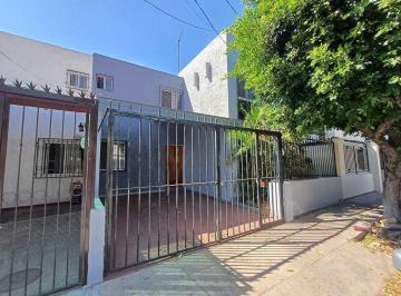 Casa · 180m² · 3 Recámaras · 1 Estacionamiento · Lomas de Atemajac 3 Habitaciones 2 Niveles