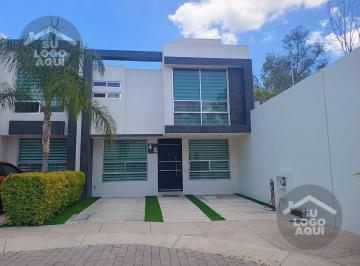 Casa · 174m² · 3 Recámaras · 2 Estacionamientos · Casa - Zákia