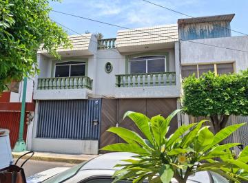 Casa de 4 habitaciones, Iztapalapa · Residencia con Amplios Espacios y Extraordinario Potencial de Renovación