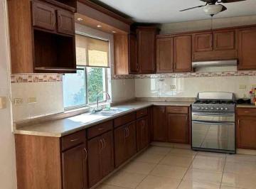 Casa de 3 habitaciones, Saltillo · Casa con 3 Recámaras en Renta en Residencial Quinta Real, Norte de Saltillo