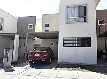 Casa de 2 habitaciones, Chihuahua · Casa con 120 m² Superficie de Terreno y 2 Recámaras en Venta, Colinas del León
