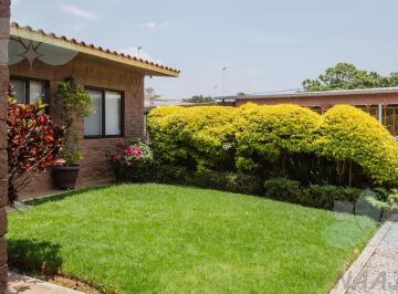 Villa · 620m² · 5 Recámaras · 3 Estacionamientos · Villa en Tepoztlán Centro
