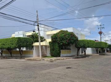 Casa · 419m² · 5 Recámaras · 2 Estacionamientos · Casa Residencial en Venta en Campeche Bosques de Campeche en Esquina