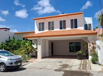 Casa · 270m² · 3 Recámaras · 1 Estacionamiento · Casa Residencial en Venta en Campeche Bosques de Campeche