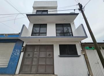 Casa · 296m² · 4 Recámaras · 3 Estacionamientos · Casa en Venta en Lago de Guadalupe, Cuautitlan Izcalli