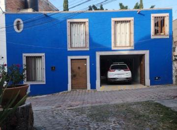 Casa de 3 habitaciones, San Miguel de Allende · Casa en Venta con Loft y Jardín
