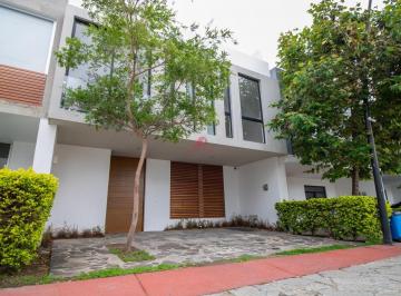 Casa en condominio de 4 habitaciones, Zapopan · Casa en Venta en Solares Zapopan | Coto Acanthia | 4 Recámaras y Estudio