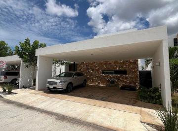Casa de 4 habitaciones, Mérida · Amplia Casa Sin Muebles, 4 Recámaras, en Privada Amidanah, Temozón Norte