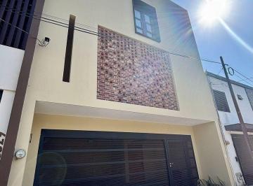 Casa de 3 habitaciones, Monterrey · Casa en Venta en Villa Los Pinos, Monterrey (Zona Contry)