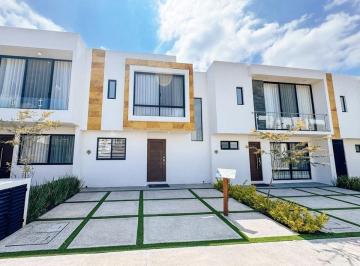 fc687651c4be0b4f91dcc10cc219ca6a6121c20d9346b332e894e7384c4c908e · Casa Acacia