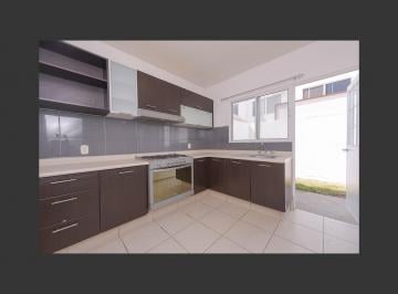 Casa de 3 habitaciones, Querétaro · 2 Km del Centro, Seguridad Privada, Alberca