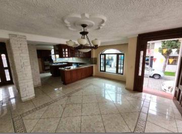 Casa de 6 habitaciones, Zapopan · Casa en Venta en Virreyes Residencial