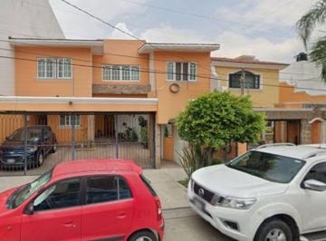 Casa de 4 habitaciones, Guadalajara · ¡Incrementa Tu Patrimonio! Magnifica Propiedadubicada en Guadalajara Jal.