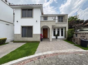 Casa en condominio · 263m² · 4 Recámaras · 4 Estacionamientos · Casa en Condominio en Metepec