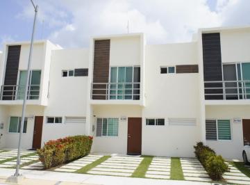 Casa en condominio · 3 Recámaras · 2 Estacionamientos · Casa Amueblada 3 Recámaras en Renta en Long Island Cancún
