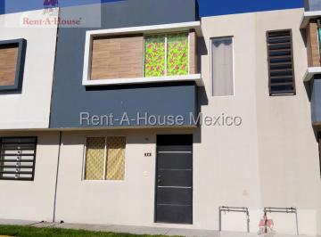 Casa · 69m² · 2 Recámaras · 1 Estacionamiento · Casa, en Venta en Quinta Versalles Tecámac Bj 26 - 3152