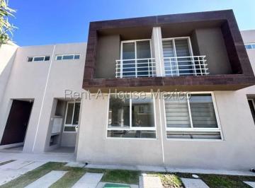 Casa de 3 habitaciones, El Marqués · Rento en Privada de Paseo de Zakia Casa de 3 Recamaras 3 Baños 2 Autos