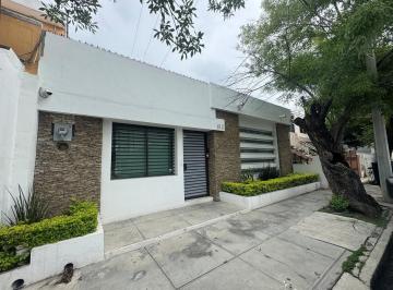 Casa · 250m² · Casa en Venta en La Col: Chapultepec, San Nicolas de Los Garza, Una Planta